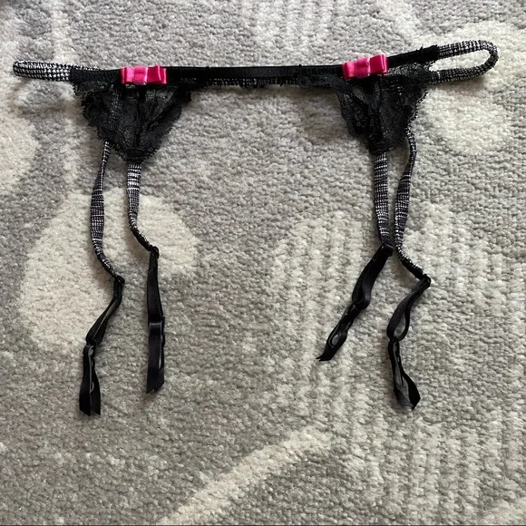 Victoria's Secret | Accessories | Rare Vintage Victorias Secret Houndstooth  Print Garter Belt | Poshmark